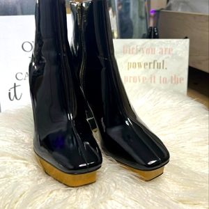 Black "like new" Calvin Klein ankle boots
